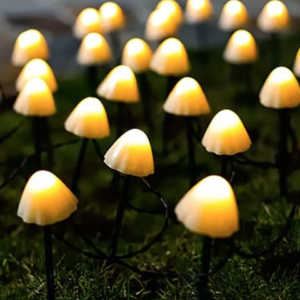 Decoratiune solara cu 30 de lampi in forma de ciuperca
