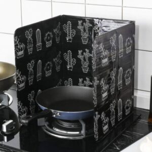 Protectie NEAGRA aragaz din aluminiu ce protejeaza bucataria